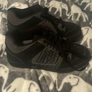 Mens heelys sneakers size 7